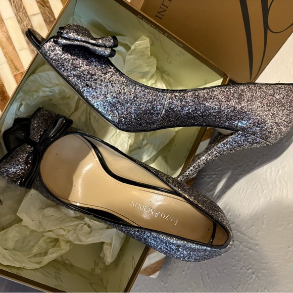 Beautiful SILVER GLITTER HEELS! - Picture 6 of 8